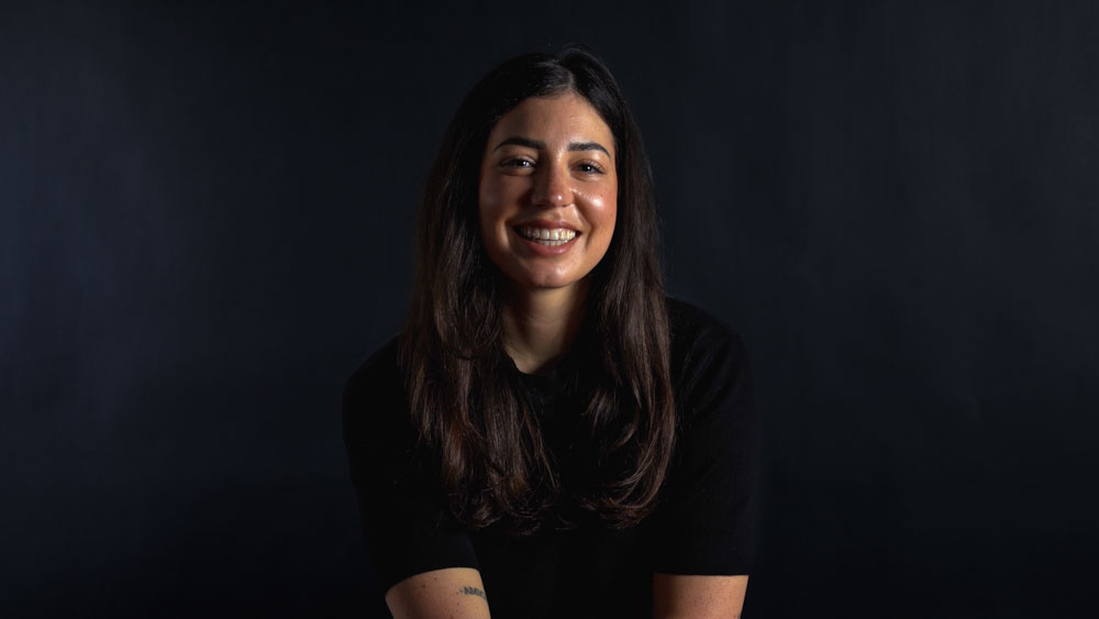 Portrait Laura lachend