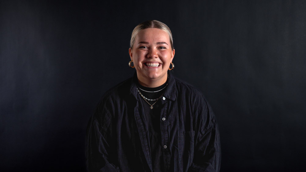Portrait Alissa lachend