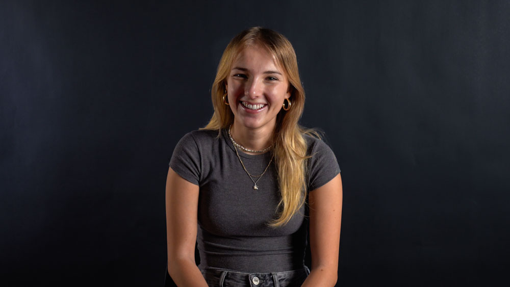 Portrait Janna lachend