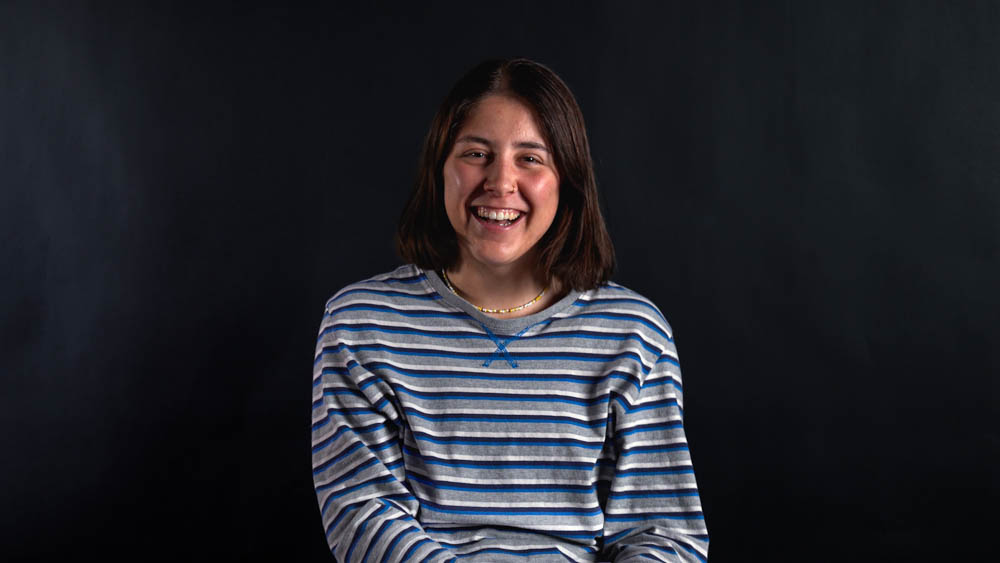 Portrait Jule lachend