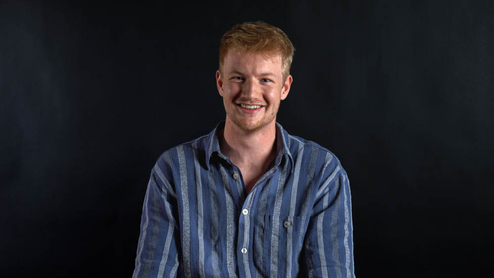 Portrait Max lachend