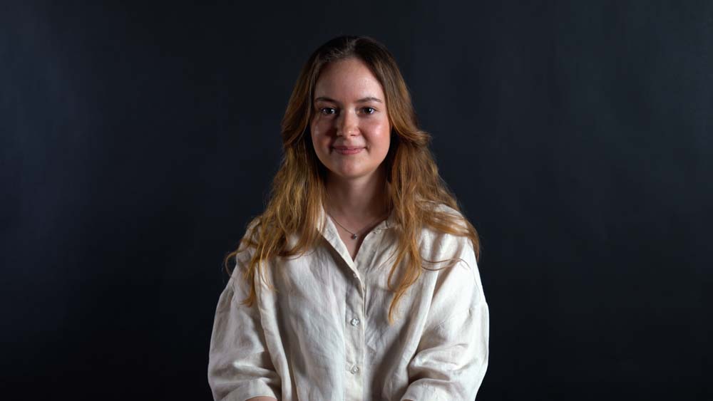 Portrait Melanie neutral