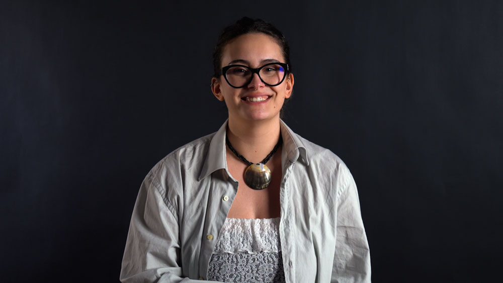 Portrait Natascha lachend