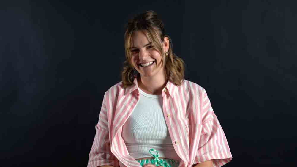 Portrait Rebecca lachend