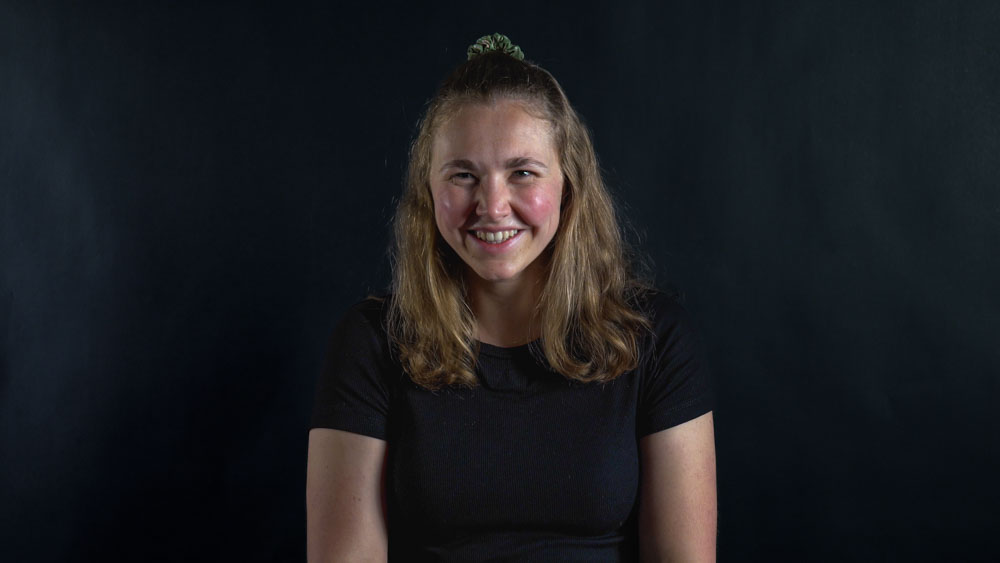 Portrait Selina lachend